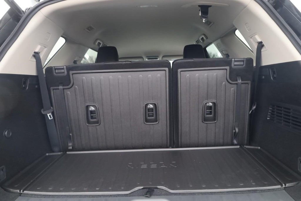 Nissan Pathfinder Vehicle Full-screen Gallery Image 23