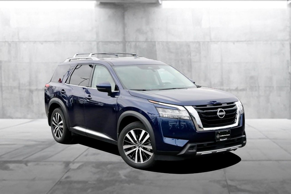 Nissan Pathfinder Vehicle Full-screen Gallery Image 2