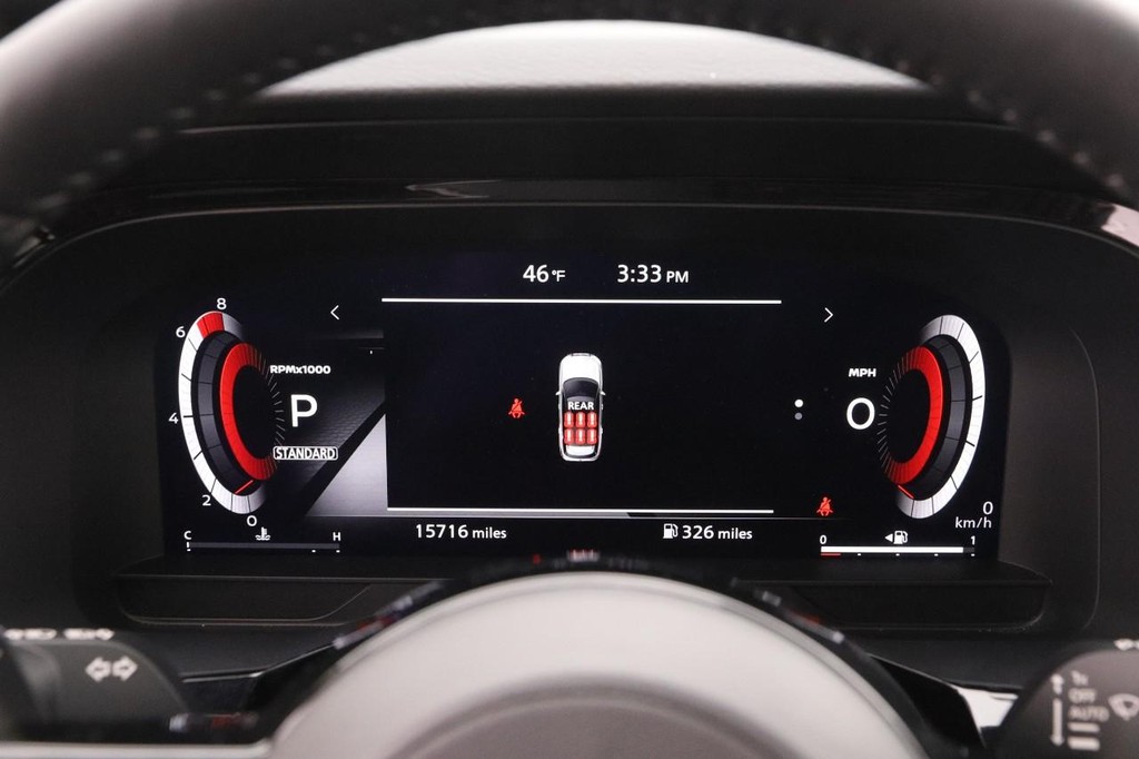 Nissan Pathfinder Vehicle Full-screen Gallery Image 16