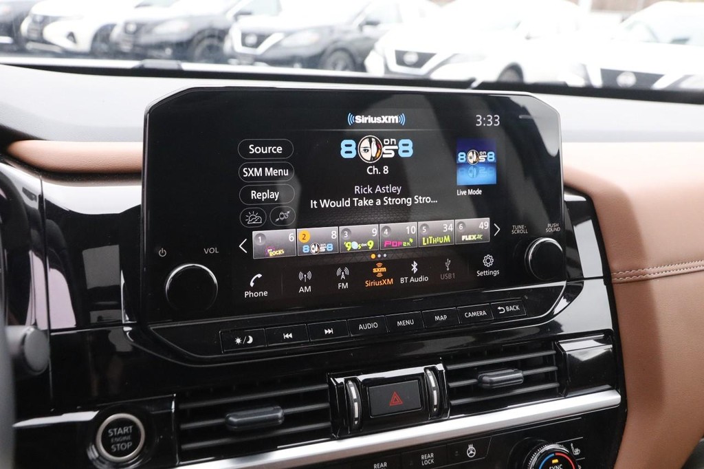 Nissan Pathfinder Vehicle Full-screen Gallery Image 18