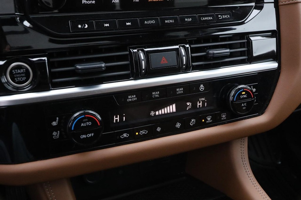 Nissan Pathfinder Vehicle Full-screen Gallery Image 19