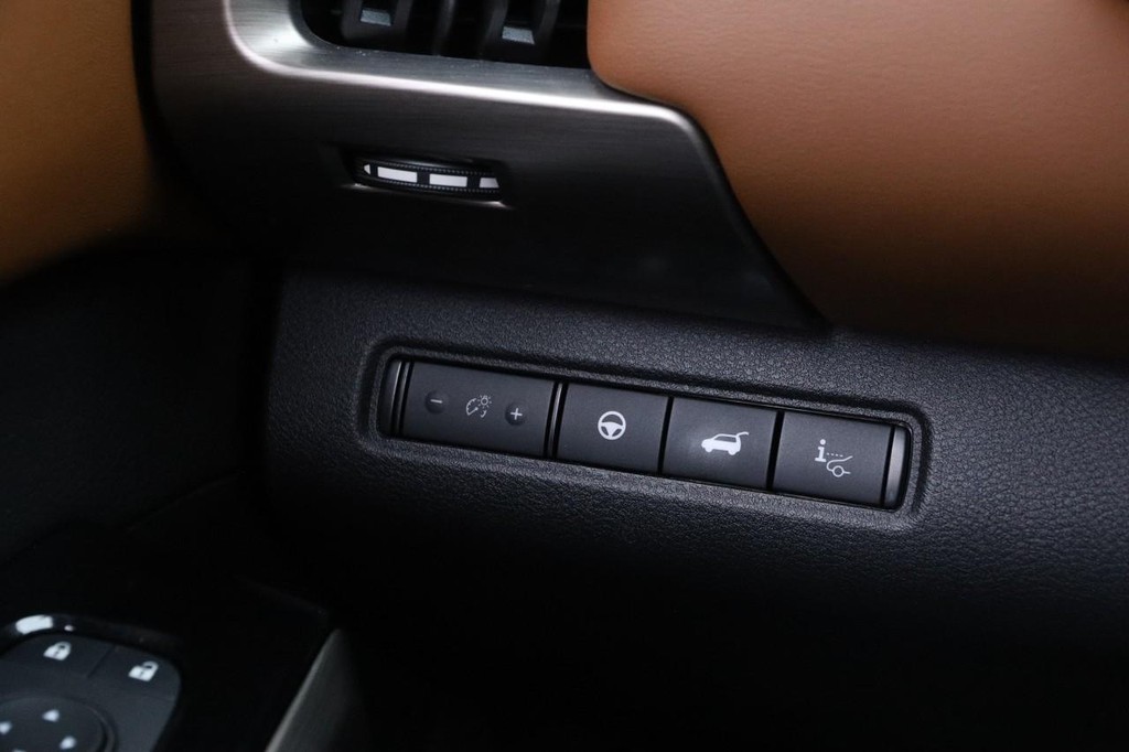 Nissan Pathfinder Vehicle Full-screen Gallery Image 22