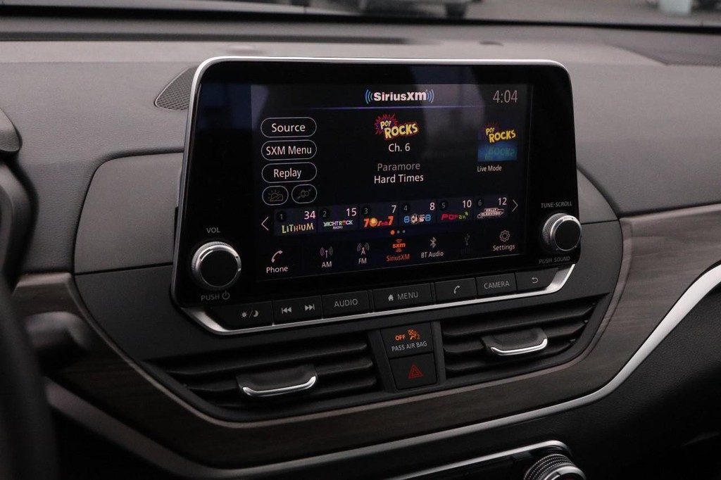 Nissan Altima Vehicle Image 15