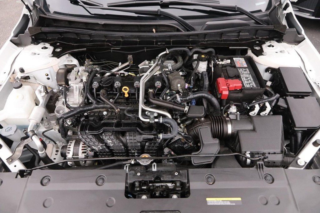 Nissan Altima Vehicle Image 25