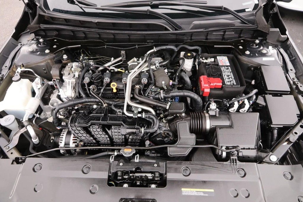 Nissan Altima Vehicle Full-screen Gallery Image 27