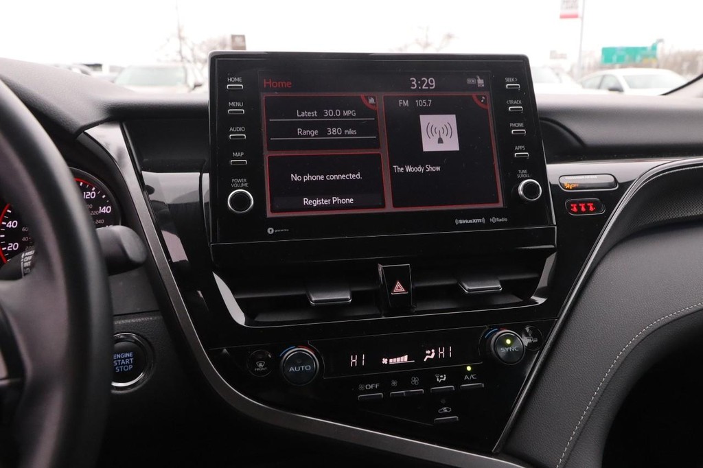 Toyota Camry Vehicle Full-screen Gallery Image 15