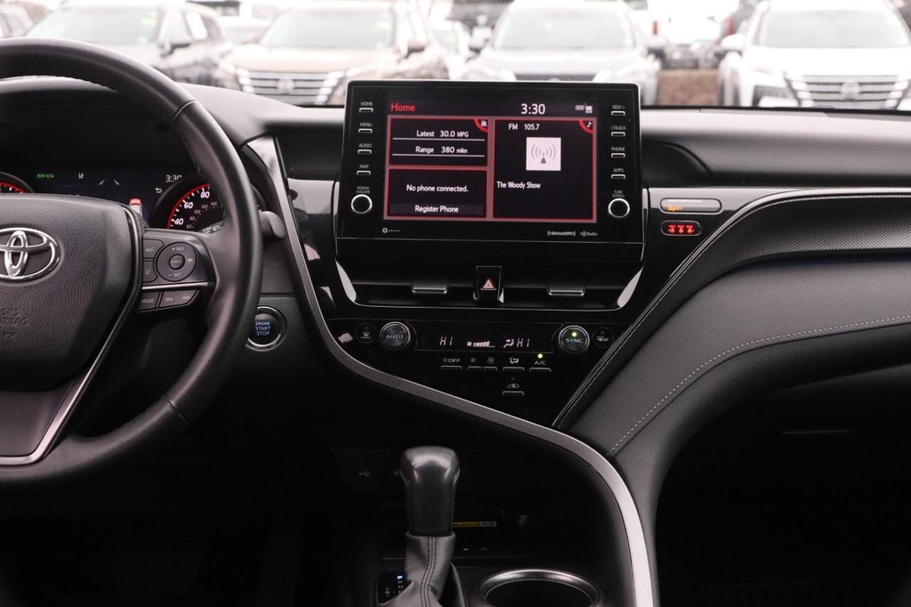 Toyota Camry Vehicle Full-screen Gallery Image 25