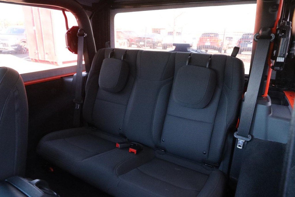 Jeep Wrangler Vehicle Image 09