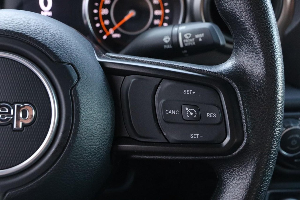 Jeep Wrangler Vehicle Image 12