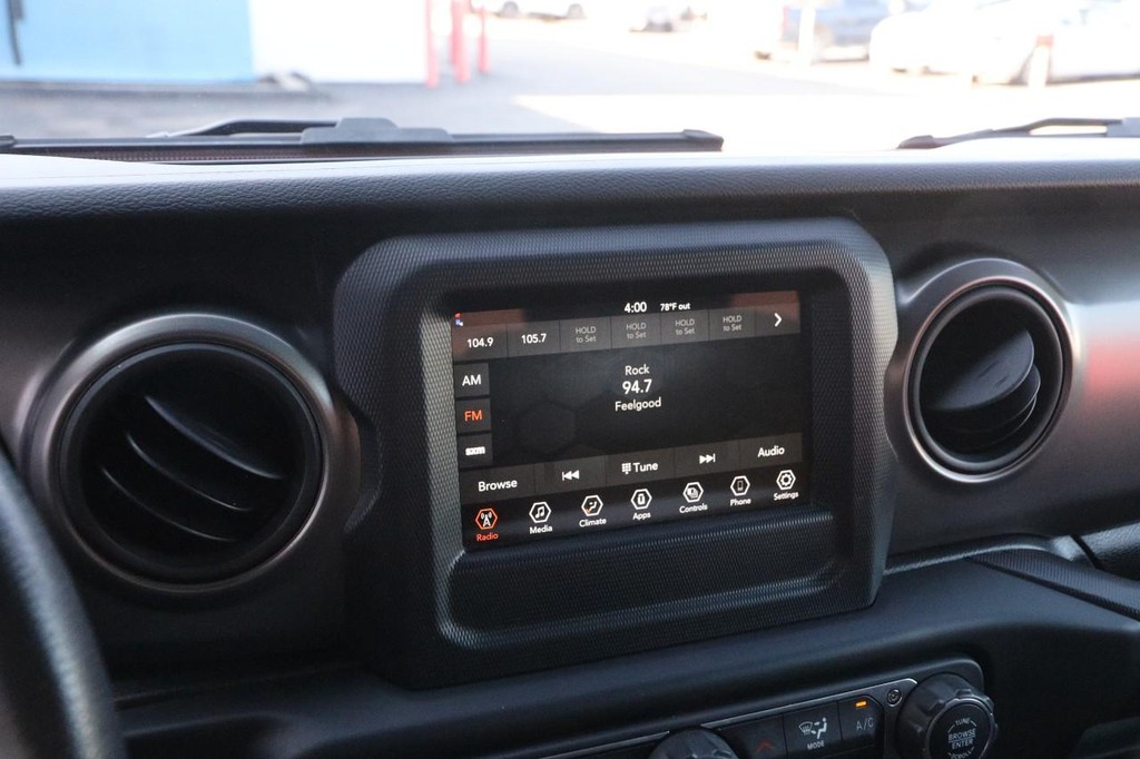 Jeep Wrangler Vehicle Image 16