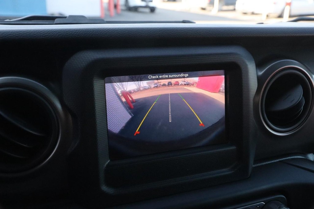 Jeep Wrangler Vehicle Image 17