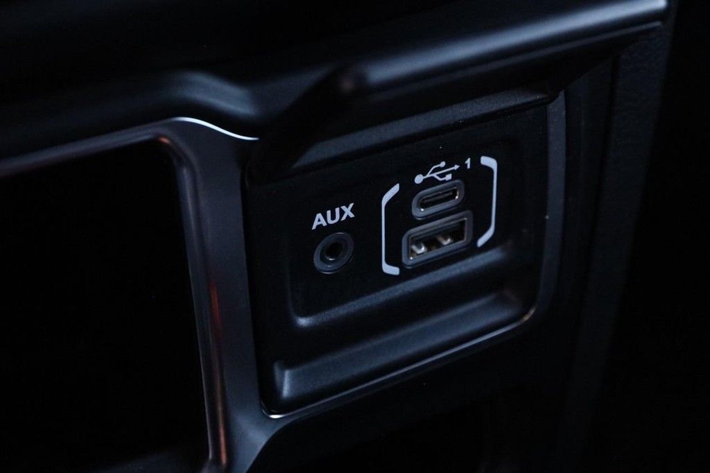 Jeep Wrangler Vehicle Image 21