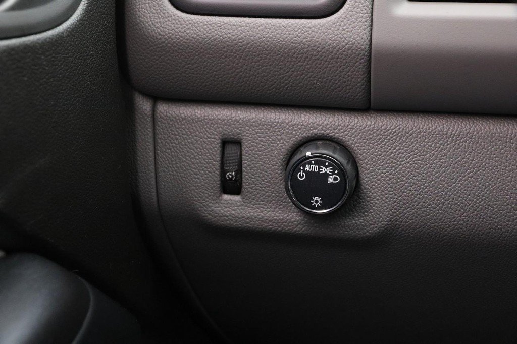 GMC Canyon Vehicle Image 17