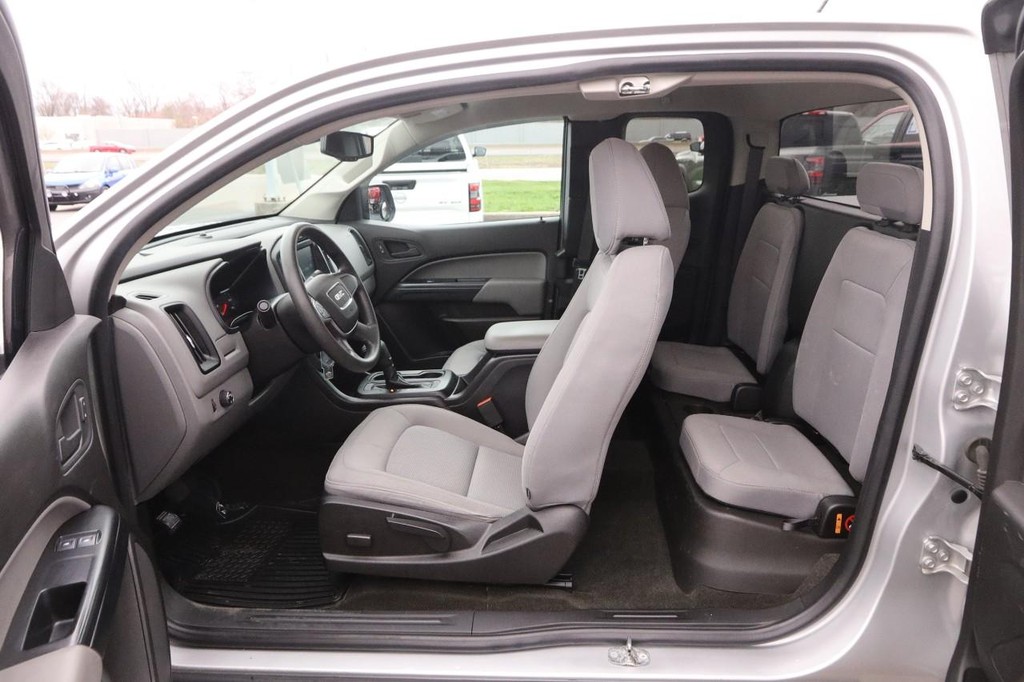 GMC Canyon Vehicle Image 18