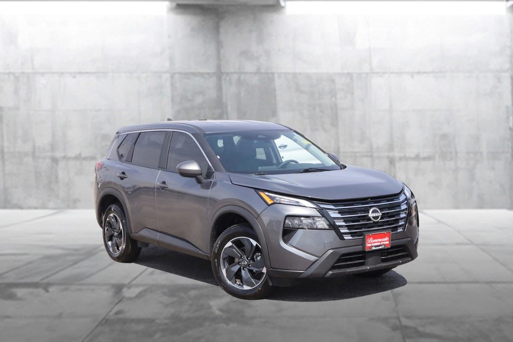 Nissan Rogue Vehicle Full-screen Gallery Image 2