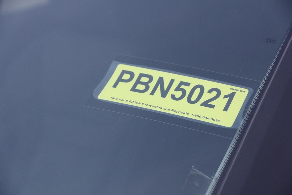 Nissan Rogue Vehicle Full-screen Gallery Image 28