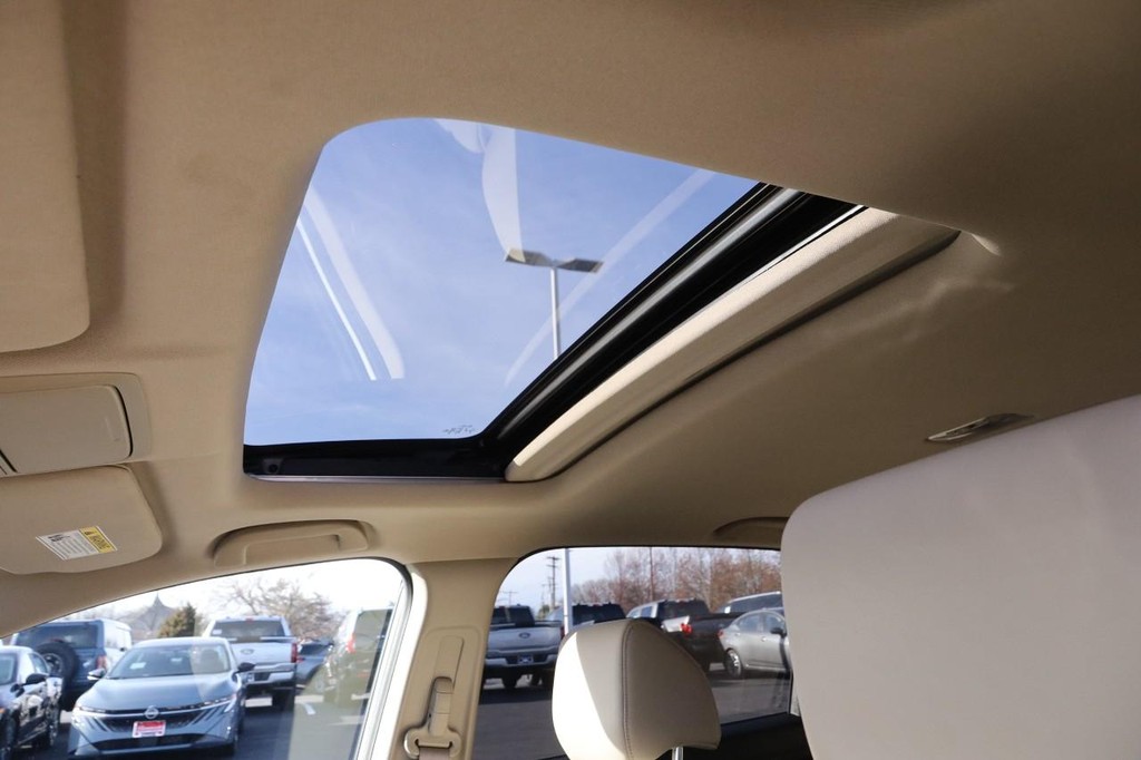 Honda CR-V Vehicle Full-screen Gallery Image 9