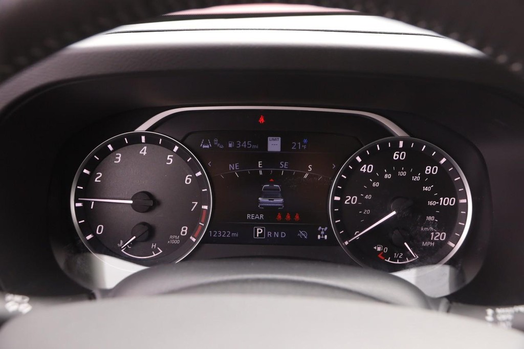 Nissan Frontier Vehicle Full-screen Gallery Image 14