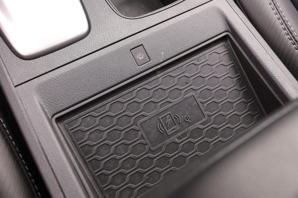 Nissan Frontier Vehicle Full-screen Gallery Image 20