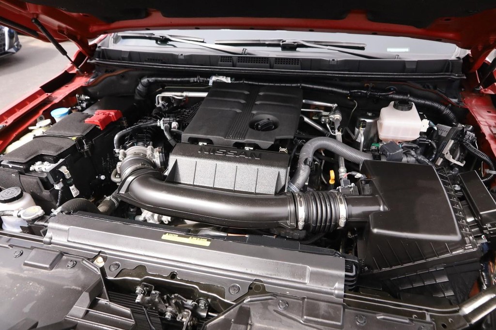 Nissan Frontier Vehicle Full-screen Gallery Image 28