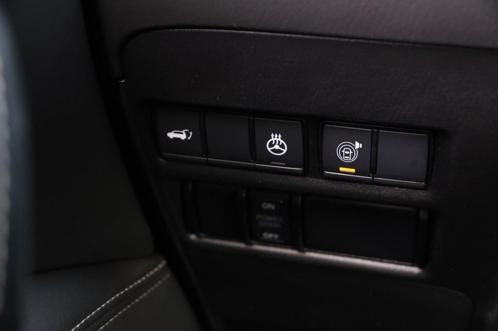 INFINITI QX80 Vehicle Full-screen Gallery Image 24