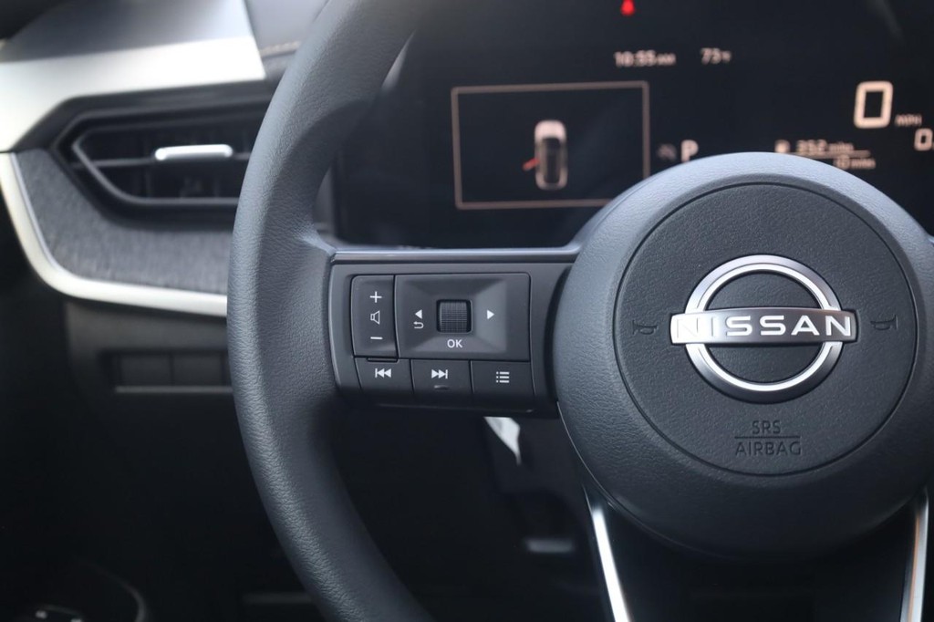 Nissan Kicks Vehicle Image 10