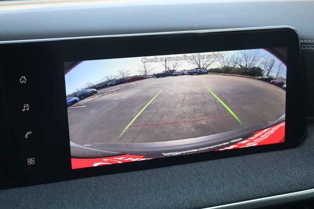 Nissan Kicks Vehicle Image 15