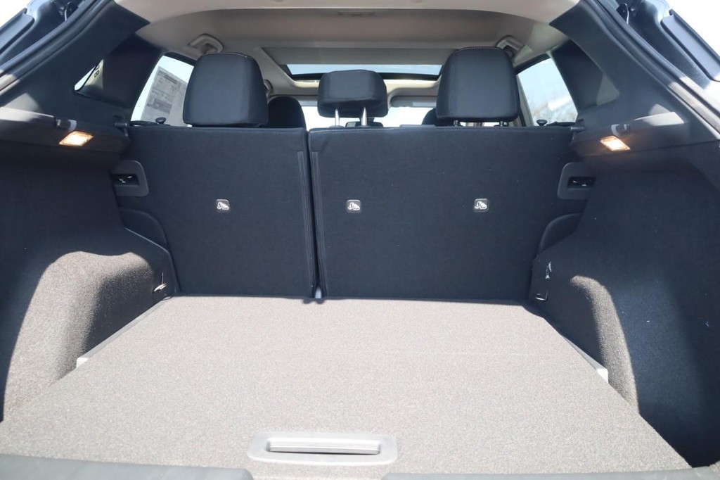 Nissan Kicks Vehicle Image 24