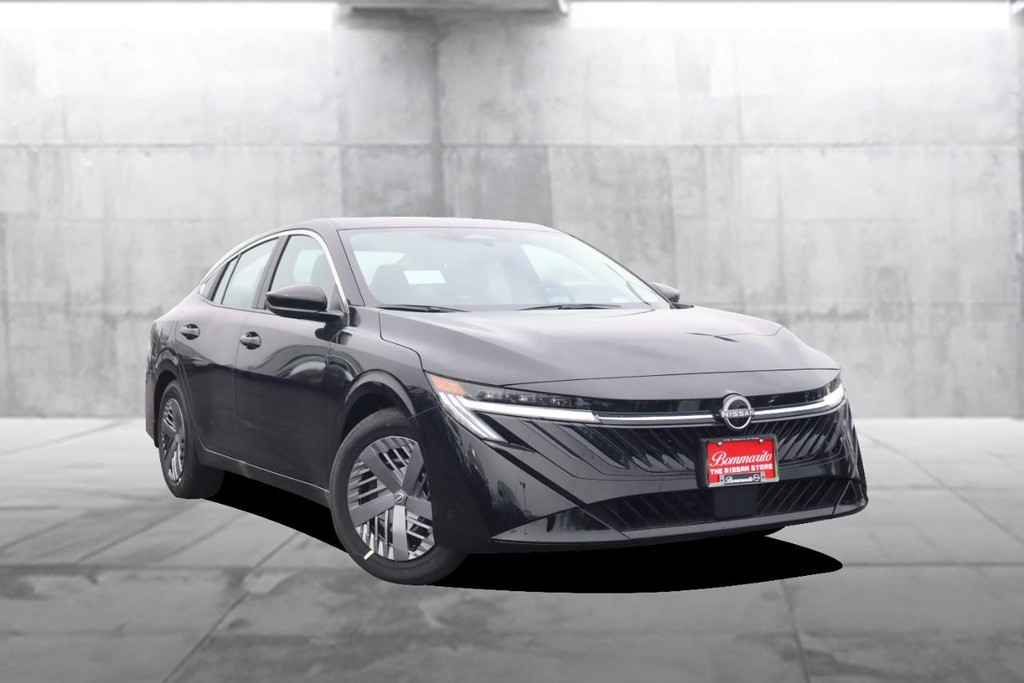 Nissan Sentra Vehicle Image 02