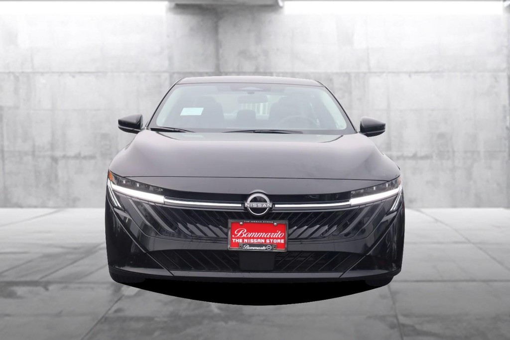 Nissan Sentra Vehicle Image 04