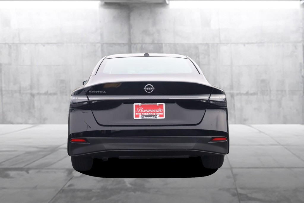 Nissan Sentra Vehicle Image 06