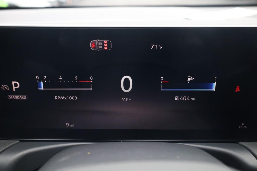 Nissan Sentra Vehicle Image 14