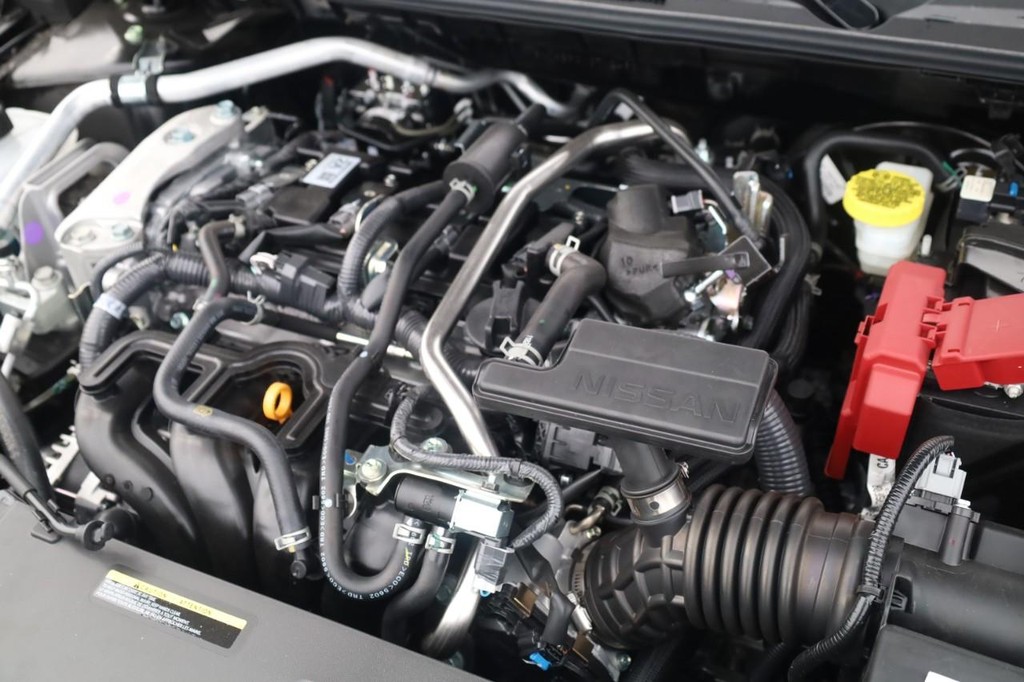 Nissan Sentra Vehicle Image 25