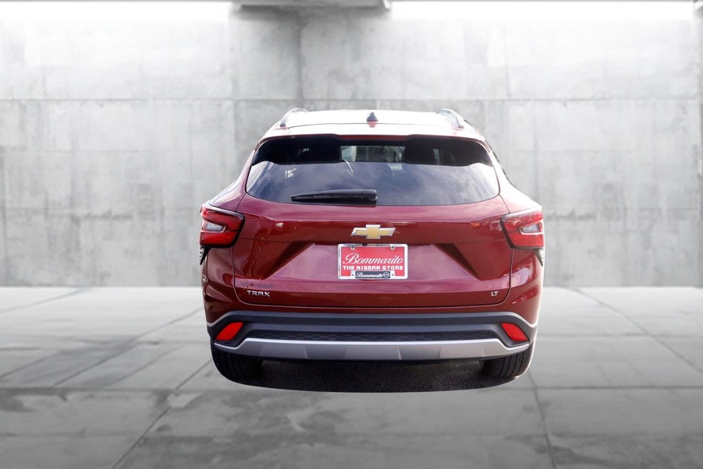 Chevrolet Trax Vehicle Full-screen Gallery Image 06