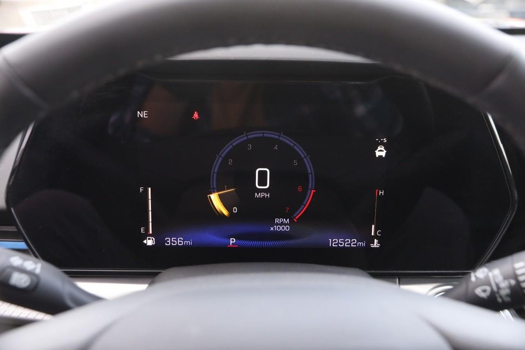 Chevrolet Trax Vehicle Full-screen Gallery Image 13