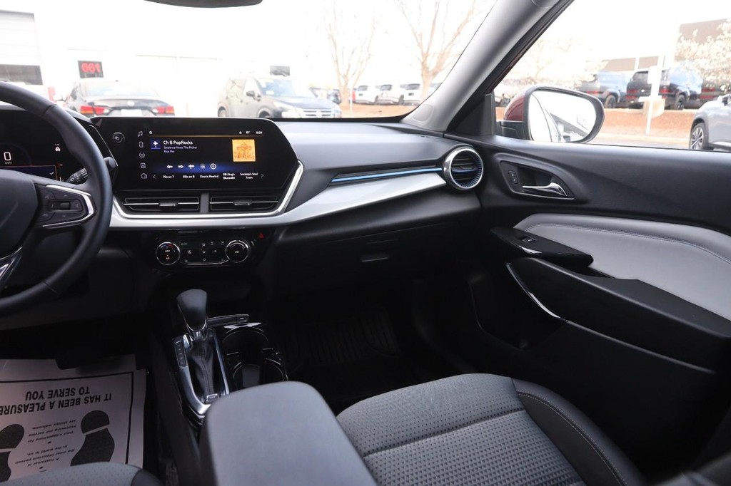 Chevrolet Trax Vehicle Full-screen Gallery Image 23