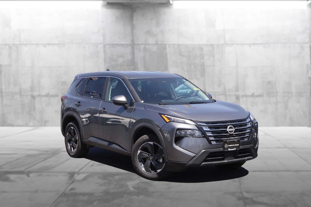 Nissan Rogue Vehicle Full-screen Gallery Image 2