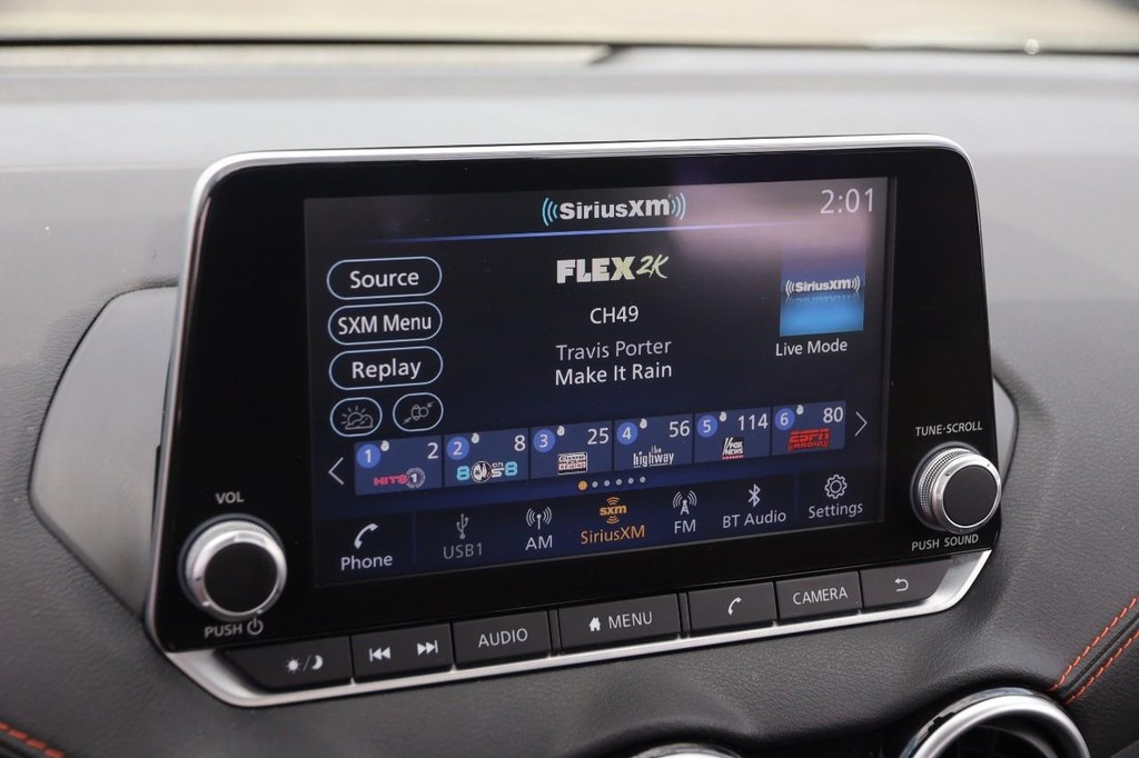 Nissan Sentra Vehicle Full-screen Gallery Image 16