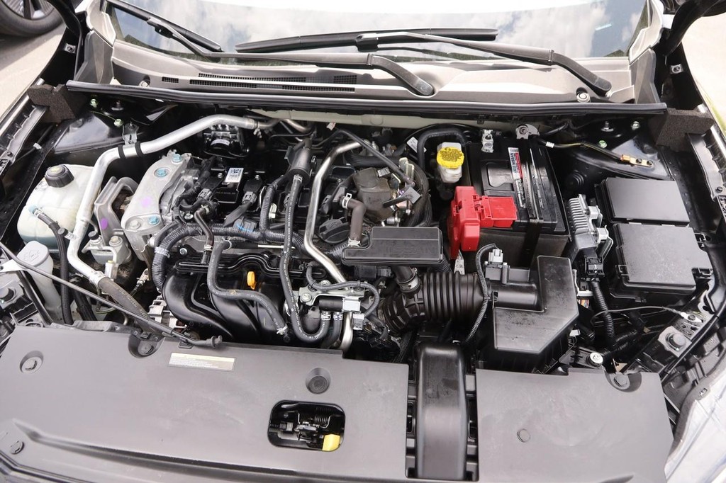 Nissan Sentra Vehicle Full-screen Gallery Image 27