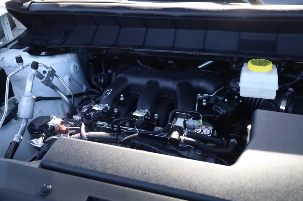 Nissan Pathfinder Vehicle Full-screen Gallery Image 24