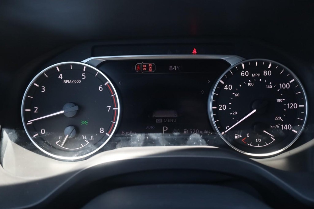 Nissan Rogue Vehicle Full-screen Gallery Image 13