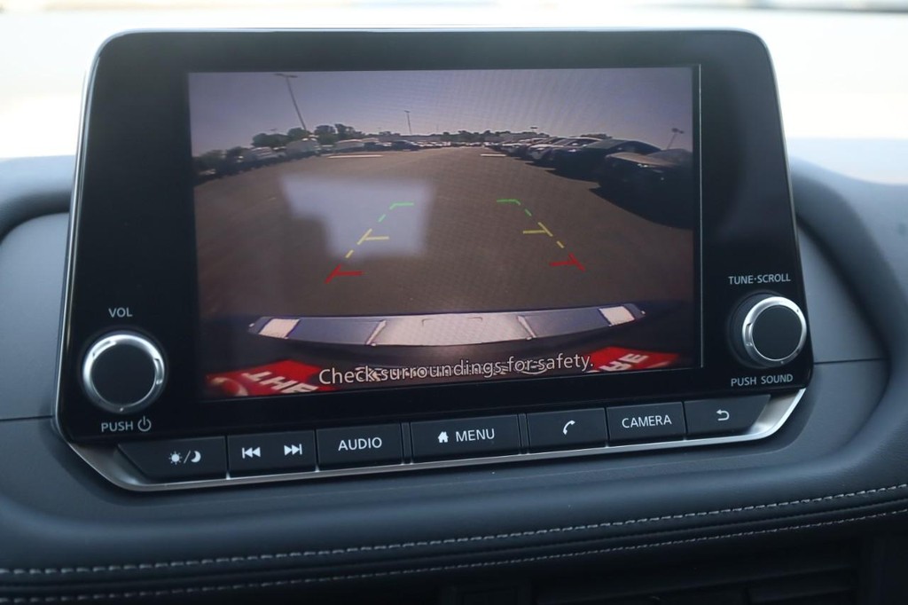 Nissan Rogue Vehicle Full-screen Gallery Image 15