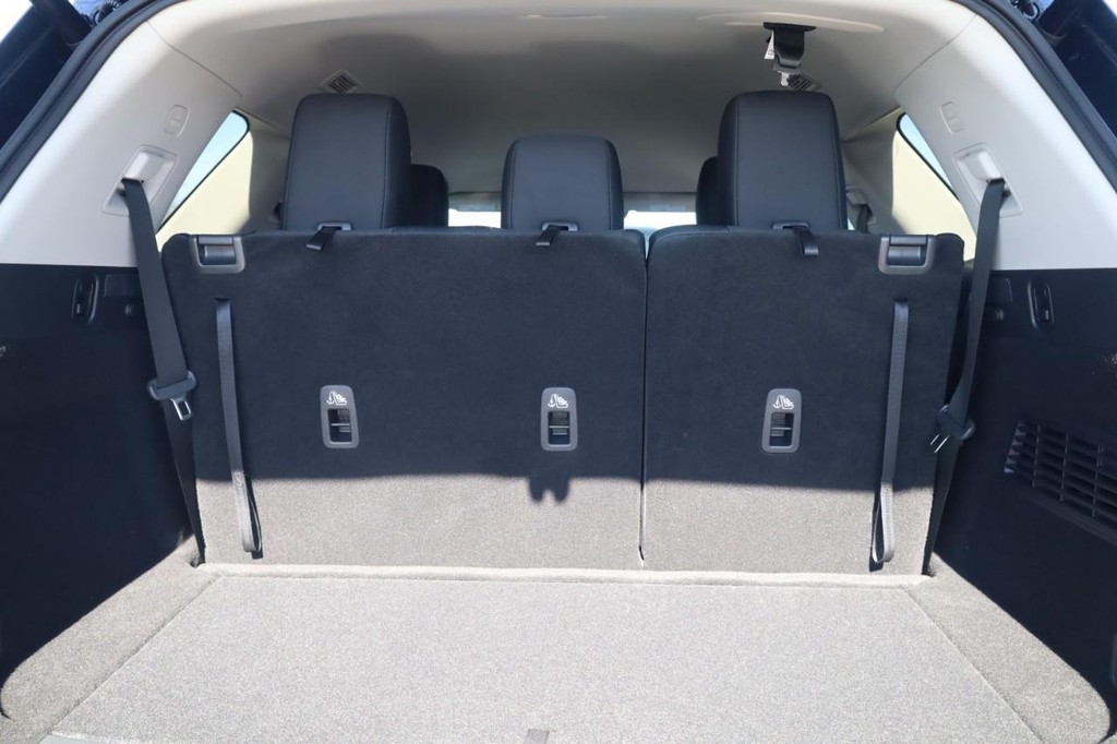 Nissan Pathfinder Vehicle Full-screen Gallery Image 23