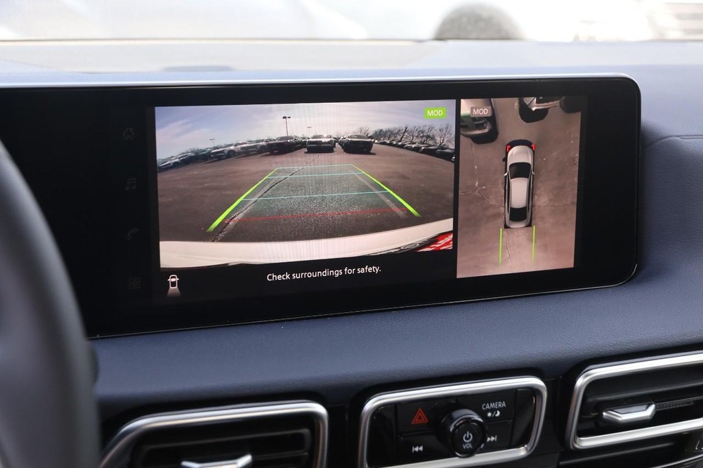 Nissan Sentra Vehicle Full-screen Gallery Image 17