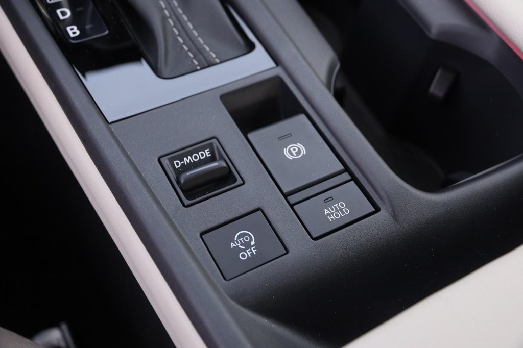 Nissan Sentra Vehicle Full-screen Gallery Image 19