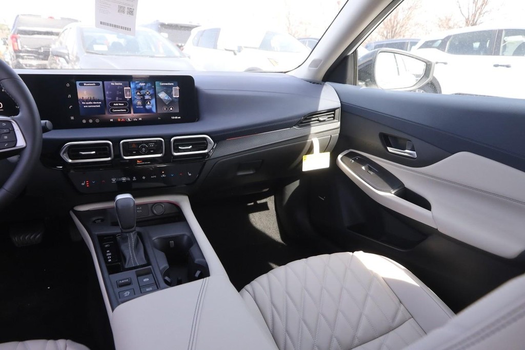 Nissan Sentra Vehicle Full-screen Gallery Image 25