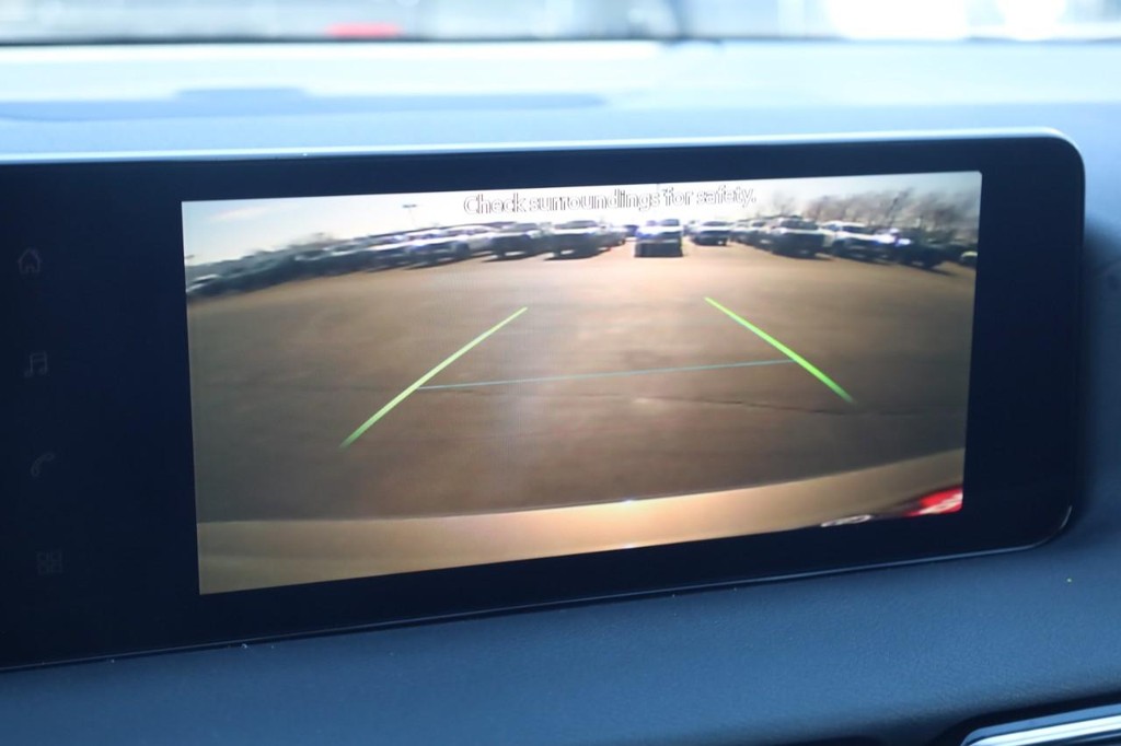 Nissan Sentra Vehicle Full-screen Gallery Image 14