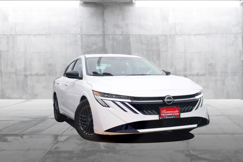 Nissan Sentra Vehicle Image 02