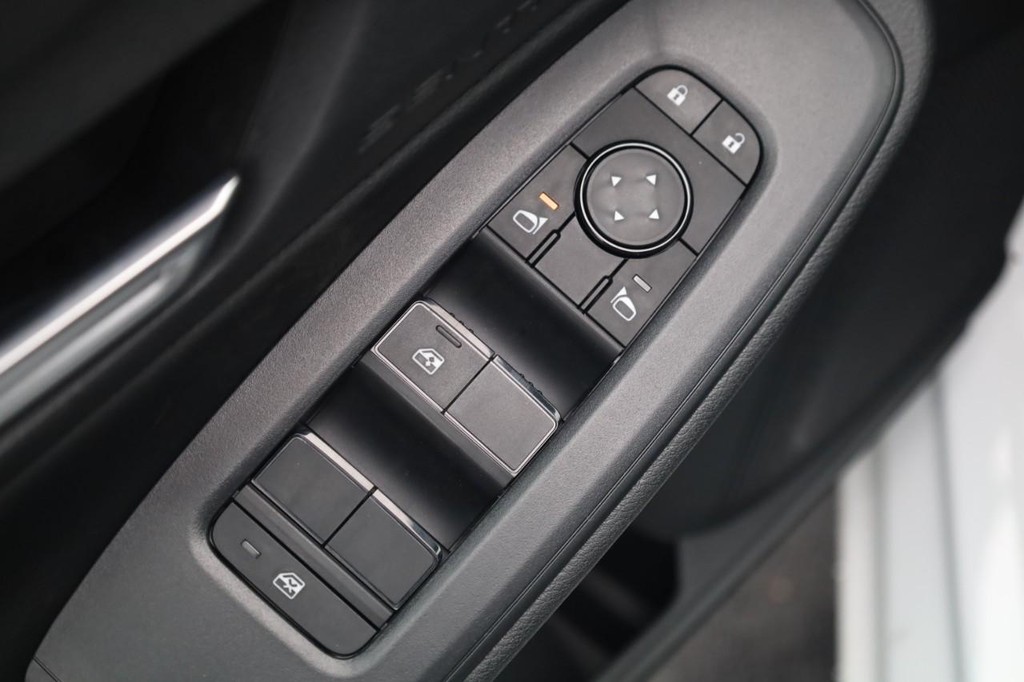 Nissan Sentra Vehicle Image 11