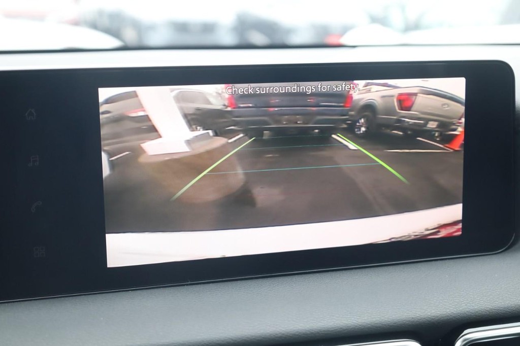 Nissan Sentra Vehicle Image 15